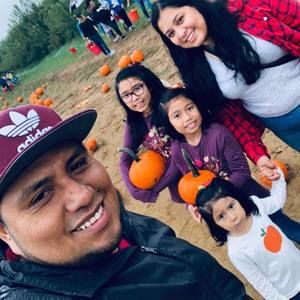 Meet your Posher, Estefania